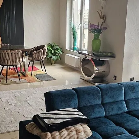 Apartmán Luxury Penthouse Near Centre Of *