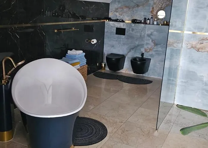 Luxury Penthouse Near Centre Of