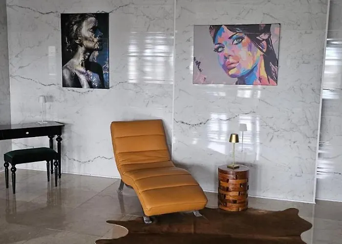 Luxury Penthouse Near Centre Of